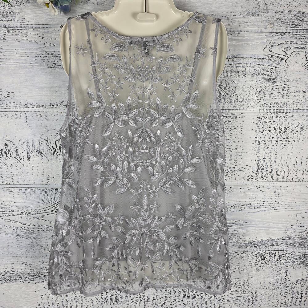 White House Black Market Silver Metallic Embroidered Blouse Top Sz L EUC Liner - Picture 5 of 9